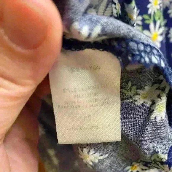 Altar’d State Navy Blue Balloon Sleeve Button Crop Top with White Flowers Size M - Picture 9 of 14